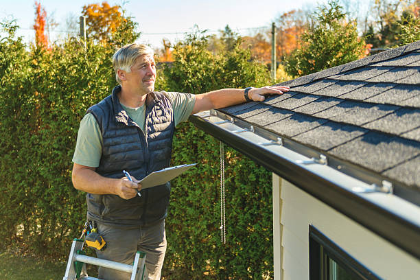 Professional Roofing technician working in Kershaw, SC